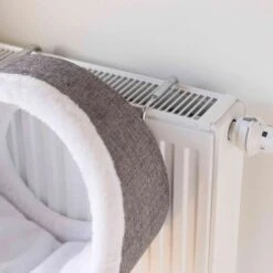 Trixie Abri Pour Radiateur Ø 38 × 34 Cm 8 Trixie Abri Pour Radiateur Ø 38 × 34 Cm -Pet Market Soldes 7cf6a34bf531d9e34cbcb2039eb32b1c9bca6c79708b1bbf76c7bc5fa16be77a