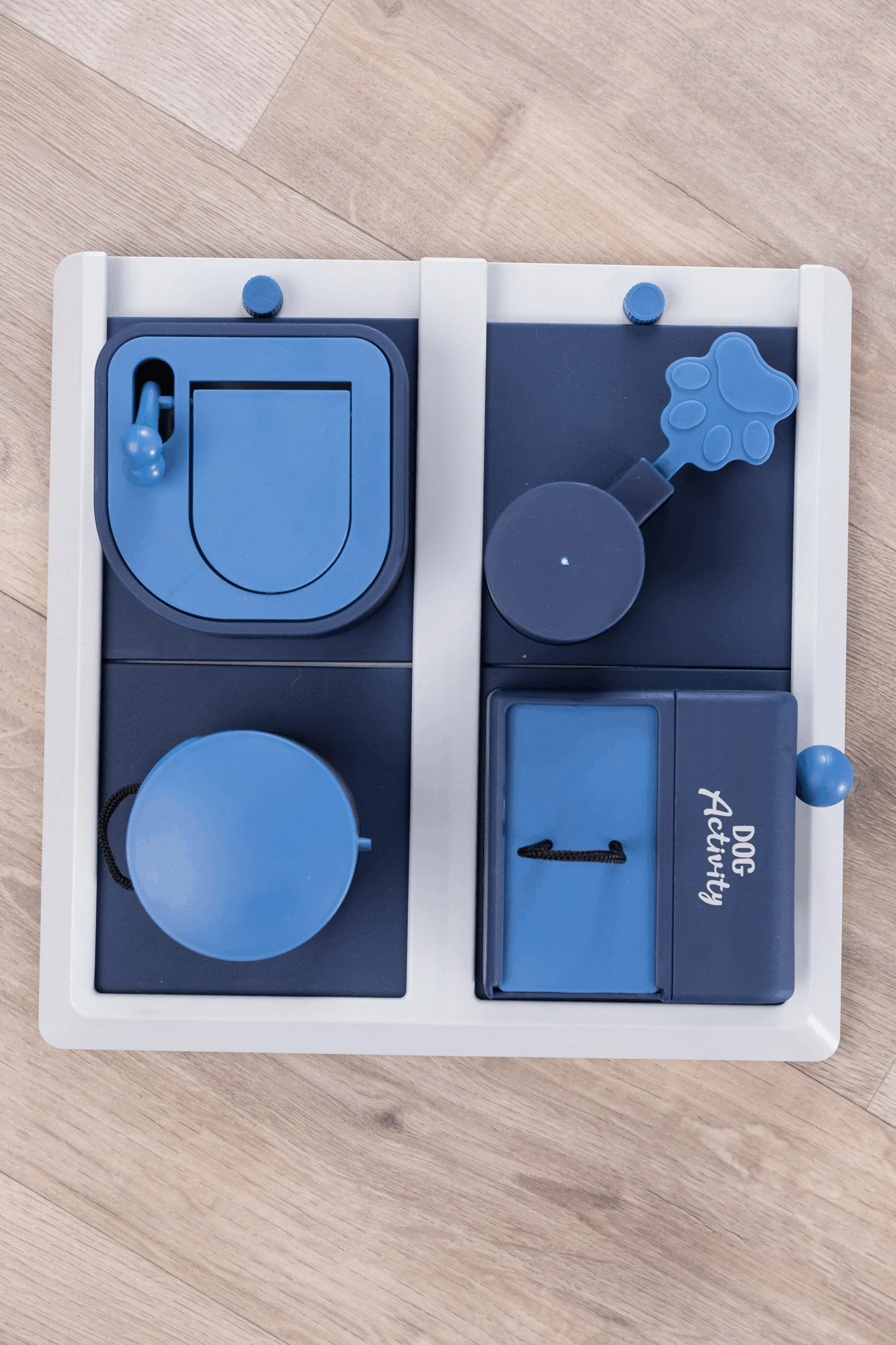 Trixie Jeu De Stratégie Pour Chien Poker Box 2 6 Trixie Jeu De Stratégie Pour Chien Poker Box 2 – Image 6